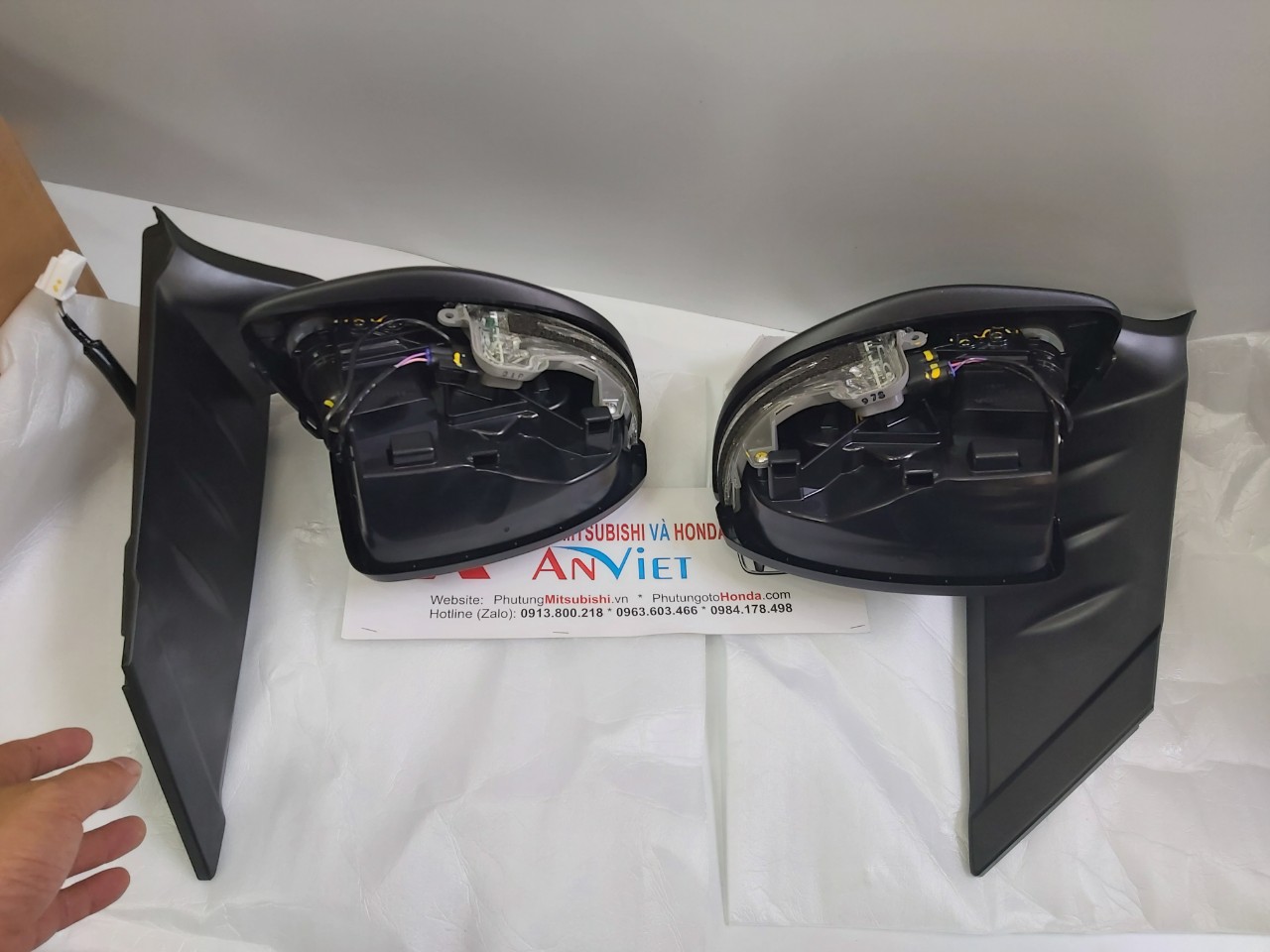 Gương chiếu hậu bên phụ xe Honda Brio